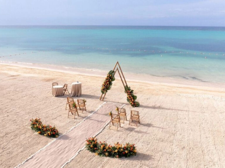 Read more about the article Safari Elopement in Kenya: Everything You Need to Know